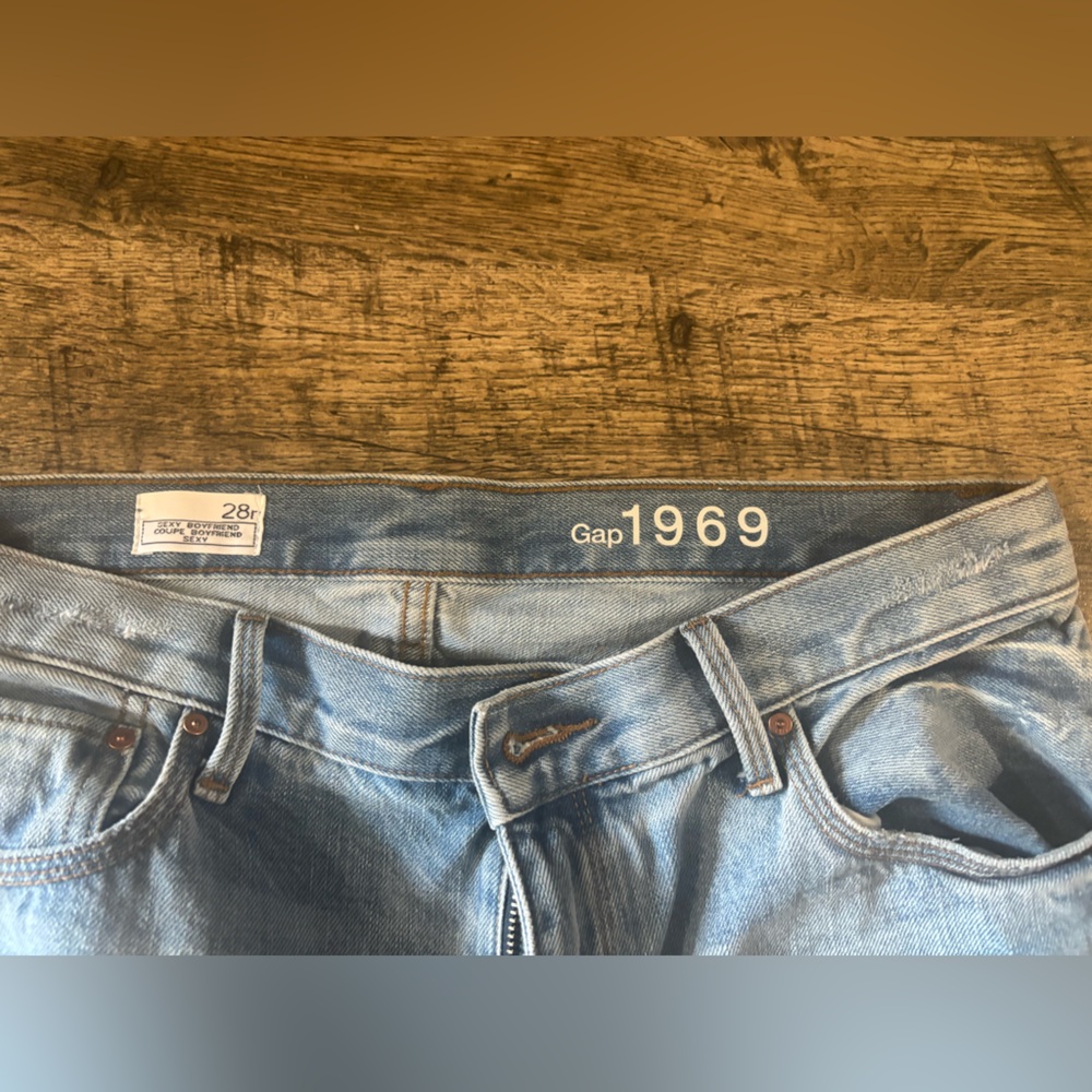 Gap straight leg on trend Women's Light Blue Jeans-